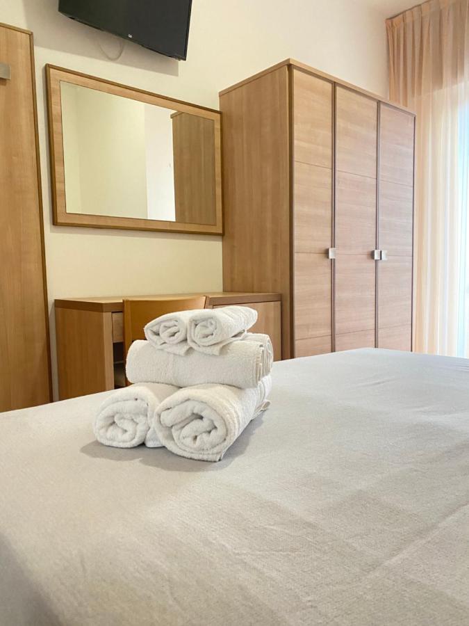 Hotel Ravello Da Lorenzo E Moira Adults Only Rimini Kültér fotó